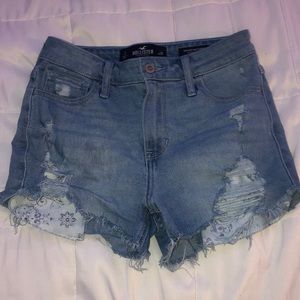HOLLISTER HIGH RISE SHORTS